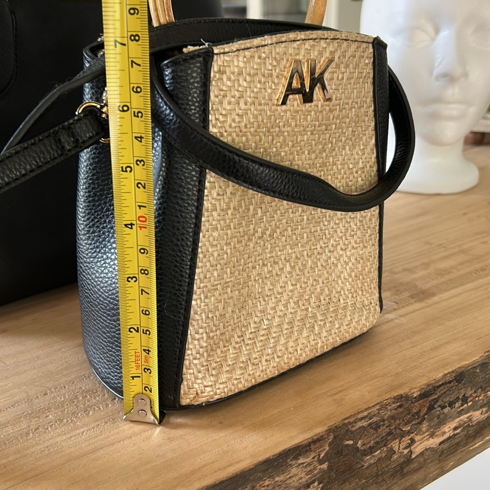 Anne Klein Black and Tan Woven Handle Bag - Picture 13 of 13